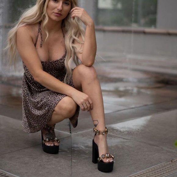 Black Clear Large Gem Detailing Platform Heels - Picture 4 of 8